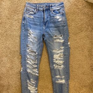 High wasted distressed jeans.